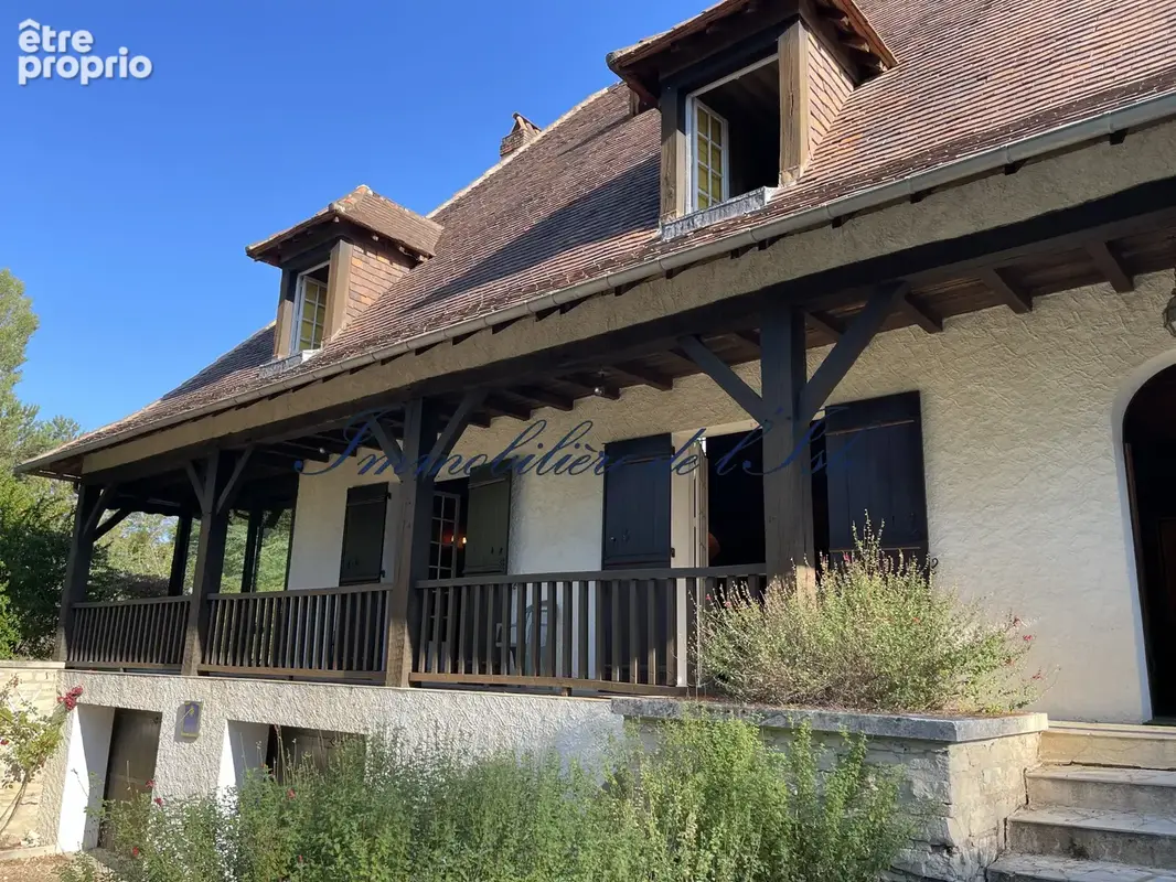 Aux portes de perigueux, demeure familiale au coeur de 9 hectares - photo 2