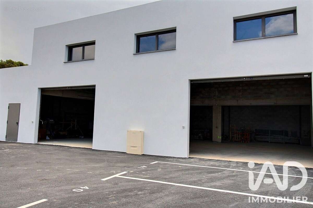 Photo 6 - Commerce à SAINT-MAXIMIN-LA-SAINTE-BAUME