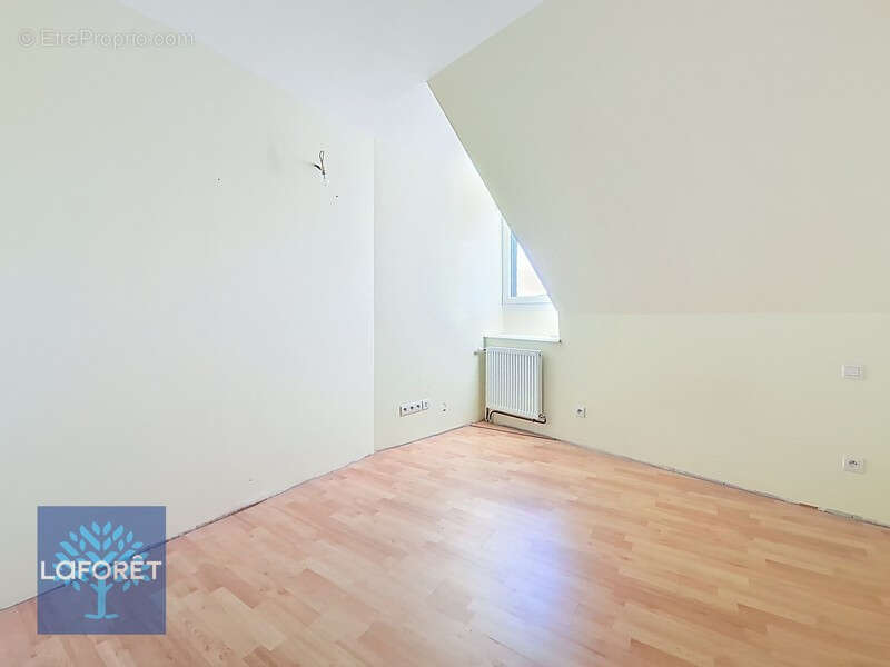 Maison à LOUVIGNE-DU-DESERT