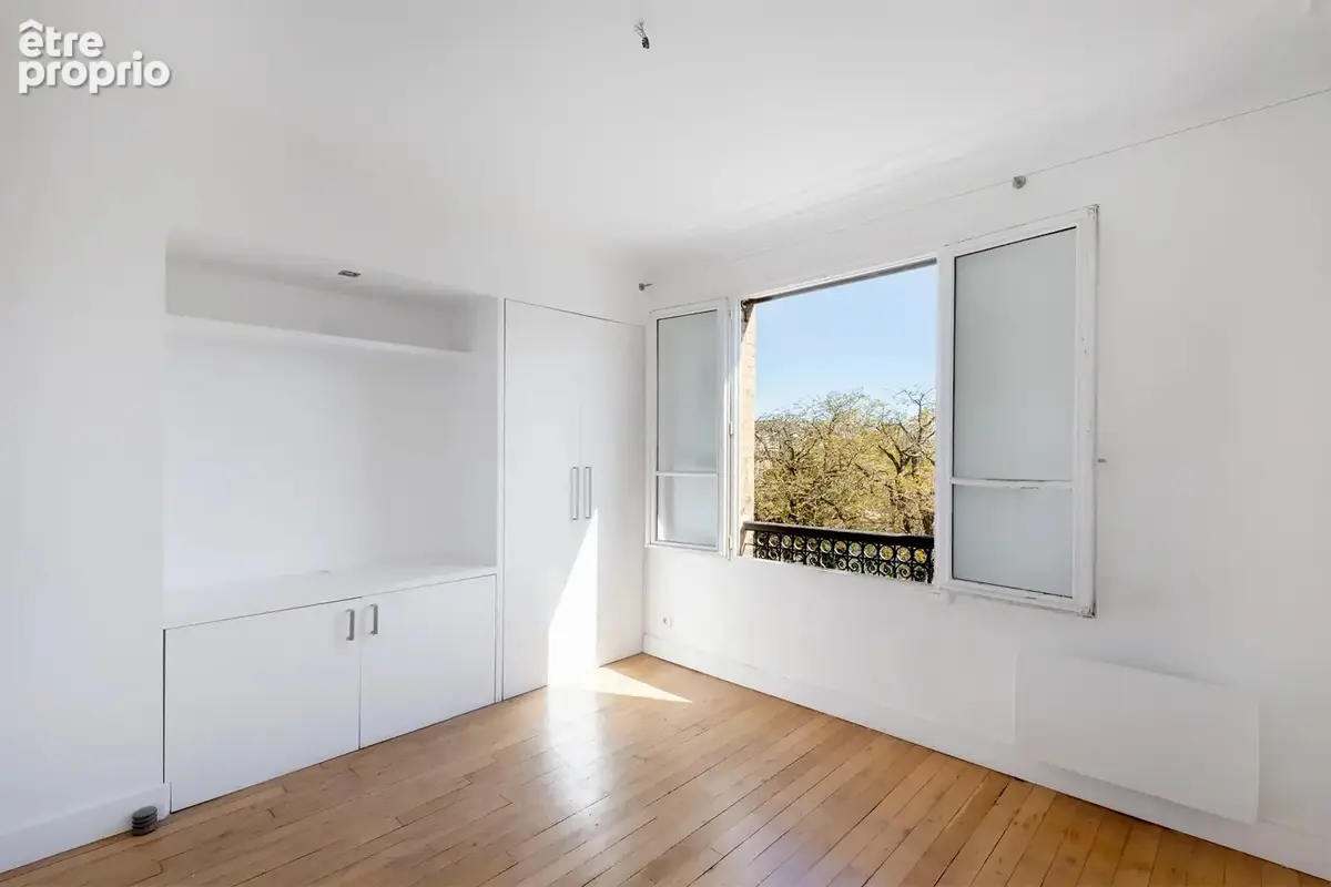 Île Saint Louis - Appartement de 77m² avec vue dégagée sur Seine - photo 8