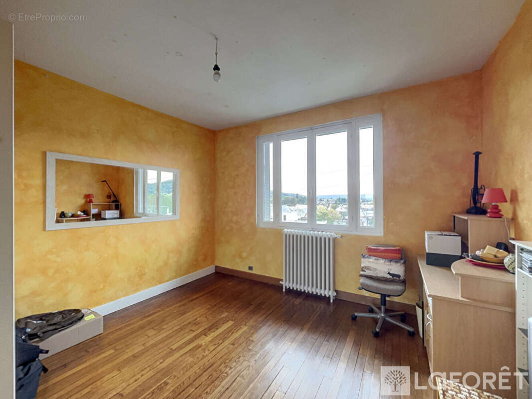 Maison à SAINT-REMY-LES-CHEVREUSE