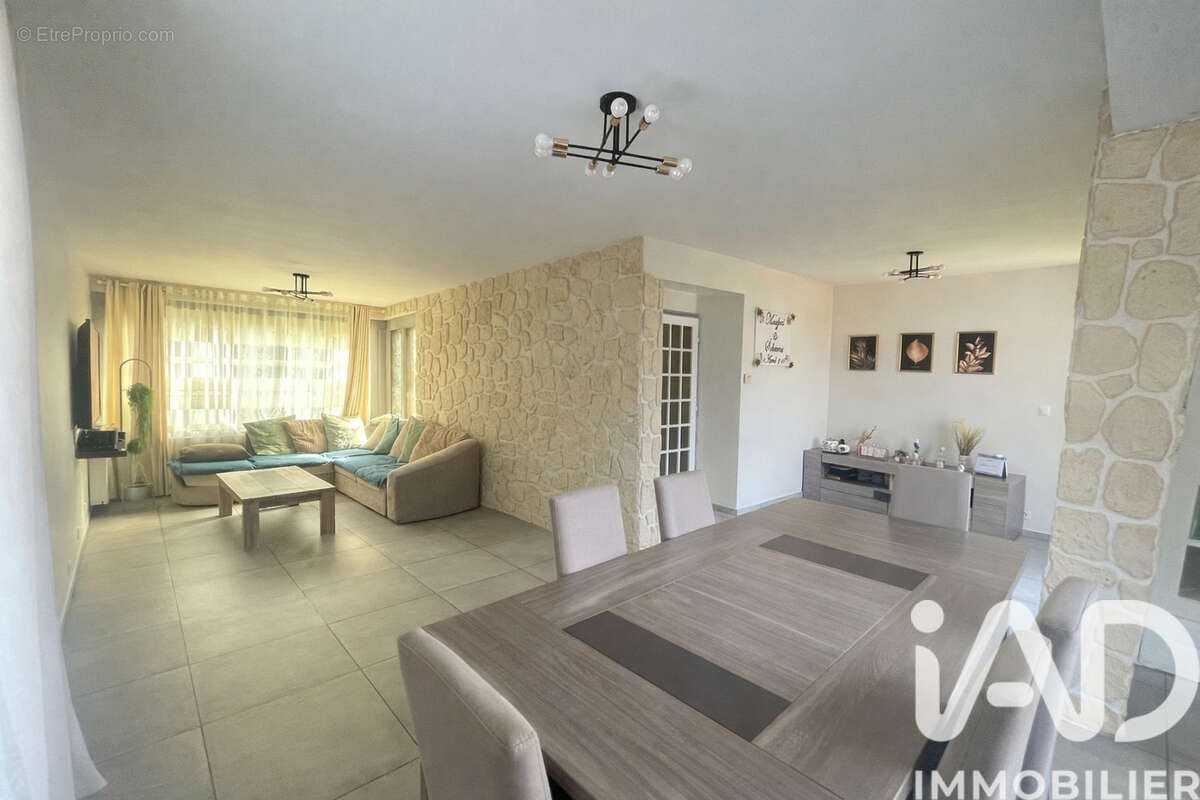 Photo 2 - Maison à LIVRY-GARGAN