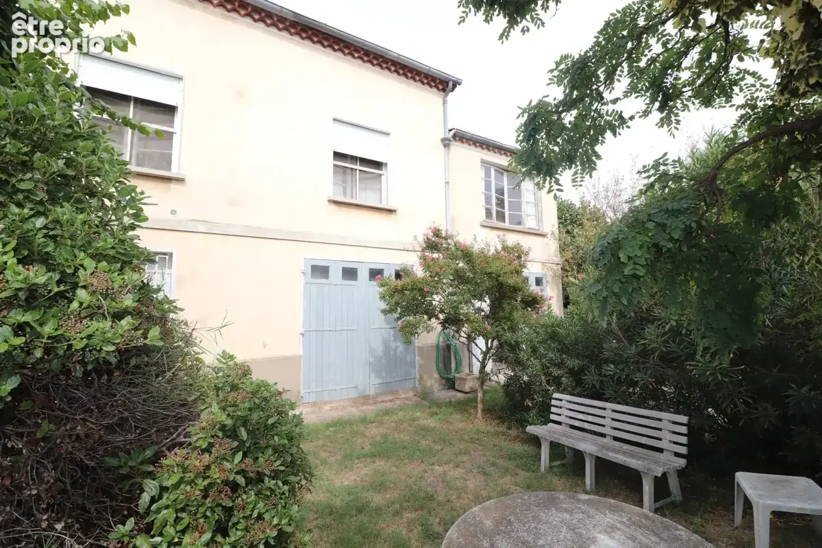 Grande maison 7P , Atelier , 2 Garages , Combles et Appartement  sur Terrain de 600 m2 - photo 12
