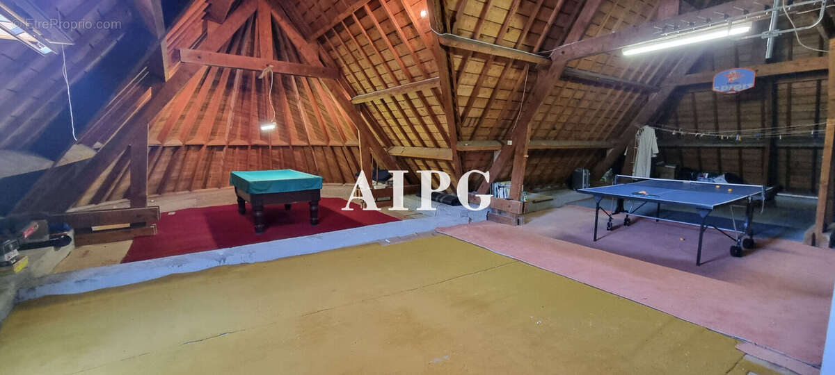 QUINTIN, 2 km, belle maison néo-bretonne 310 m² hab à vendre avec 7 chambres . - photo 16