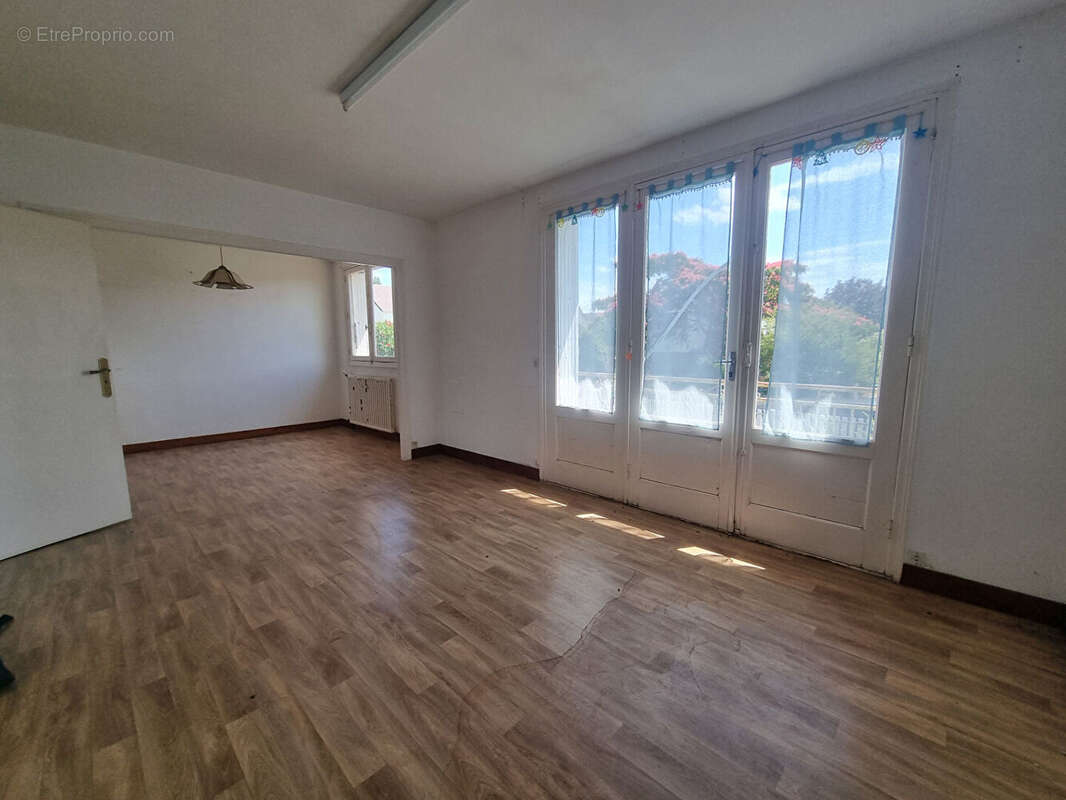 Maison Ducey Les Cheris - photo 2