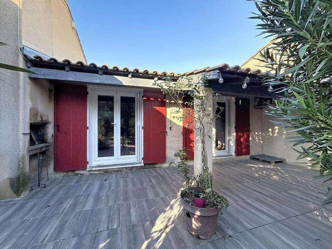 Maison à MORIERES-LES-AVIGNON