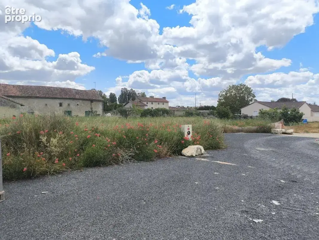 Terrain à bâtir- lot14- MIGNE AUXANCES - photo 2