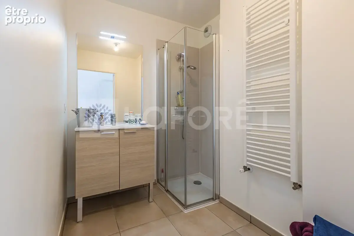 Agence immobiliere laforet - "agave" - appartement t3 traversant de 78,80 m² - balcons - garage en sus - dernier etage - vue deg - photo 12