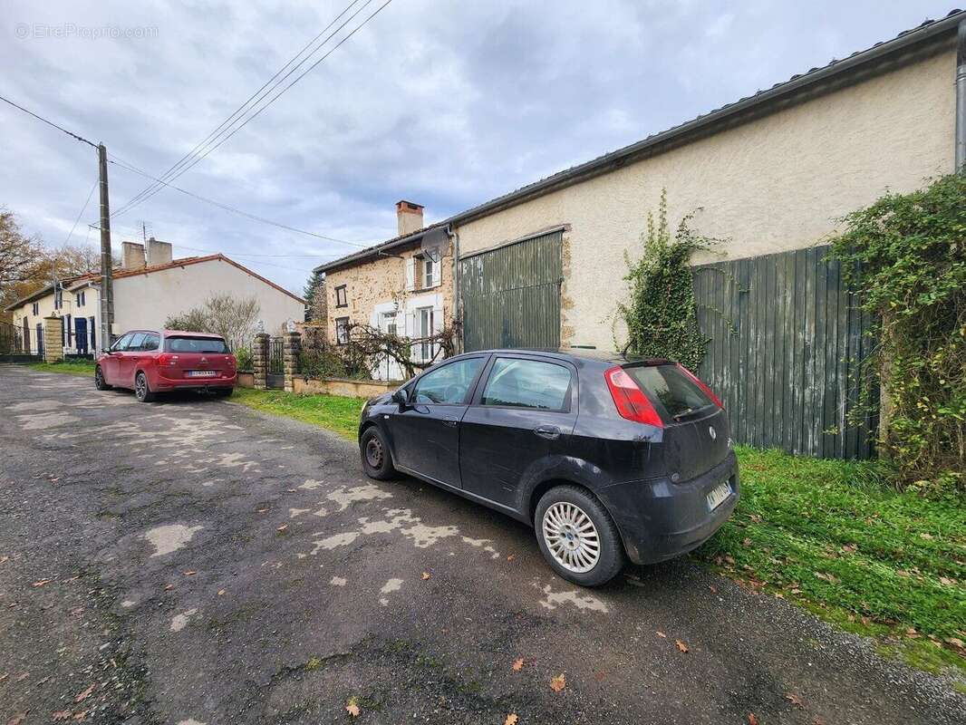 Maison à ADRIERS