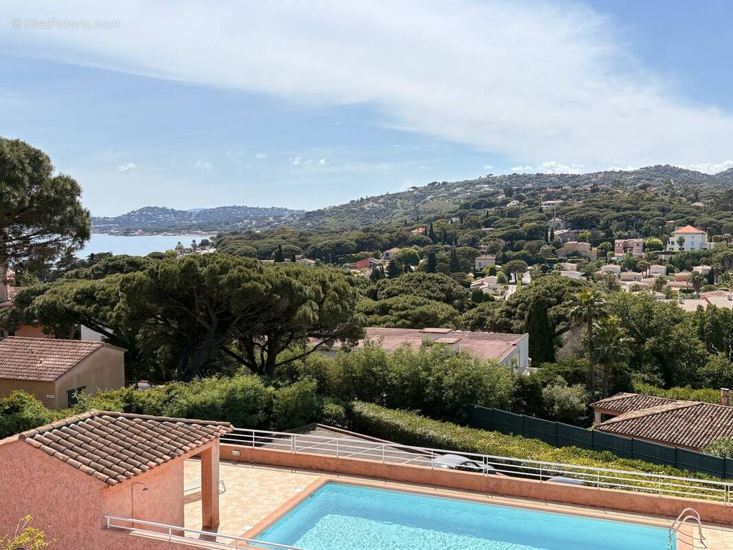 Appartement à ROQUEBRUNE-SUR-ARGENS