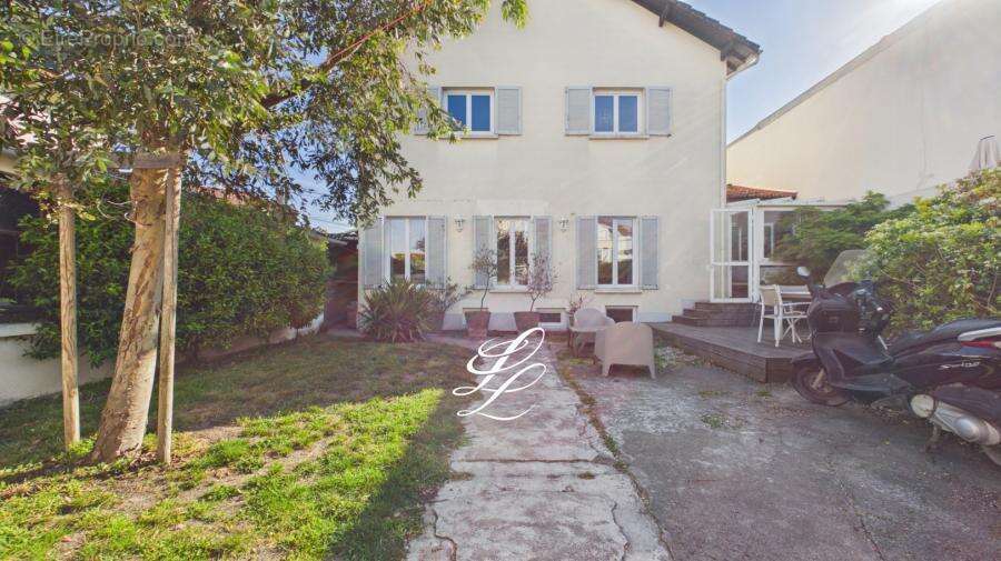 Maison à NEUILLY-PLAISANCE