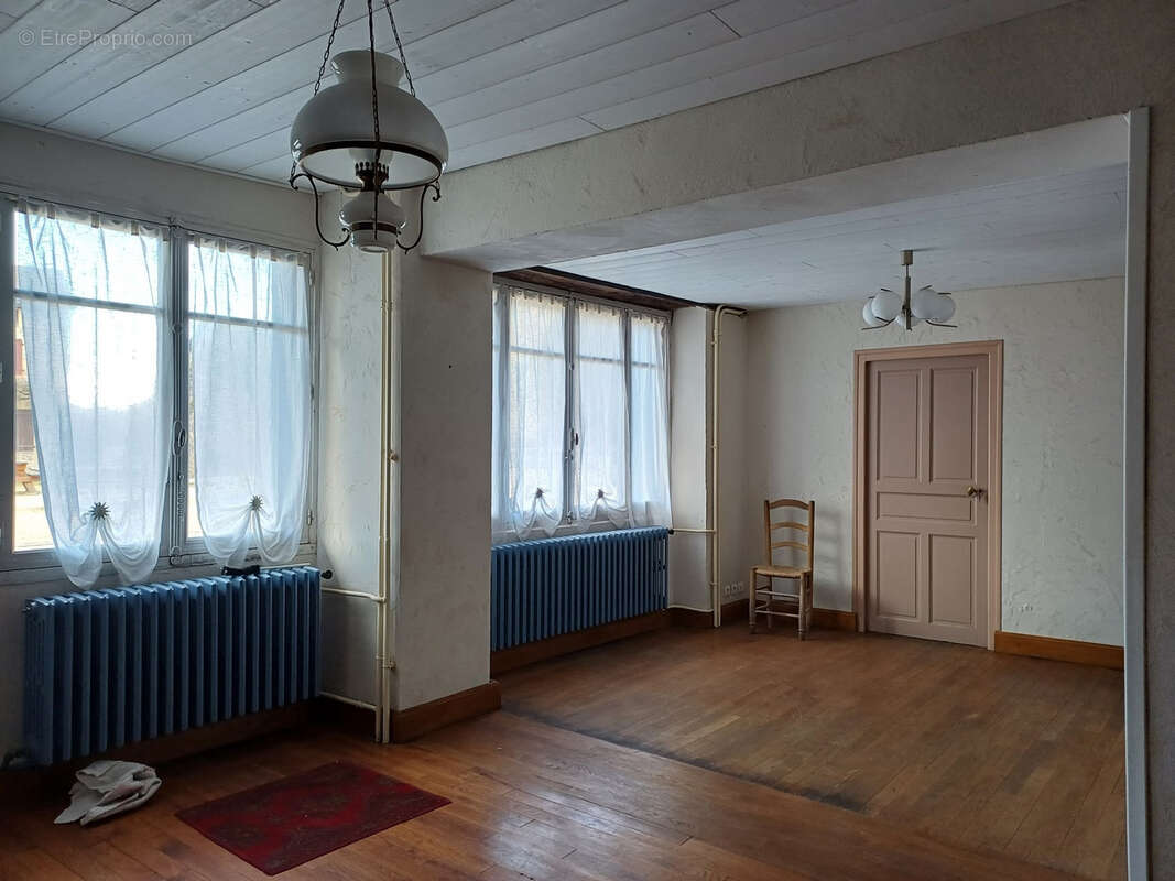 Maison à PEYRUSSE-LE-ROC