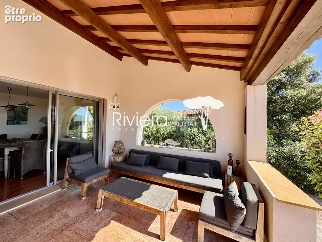 CAVALAIRE - Propriété 486m2 avec piscine et vue mer ! - photo 18
