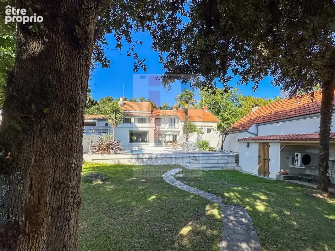 Maison 6 pièces 210 m² à vendre à Fouras (17450) - photo 2