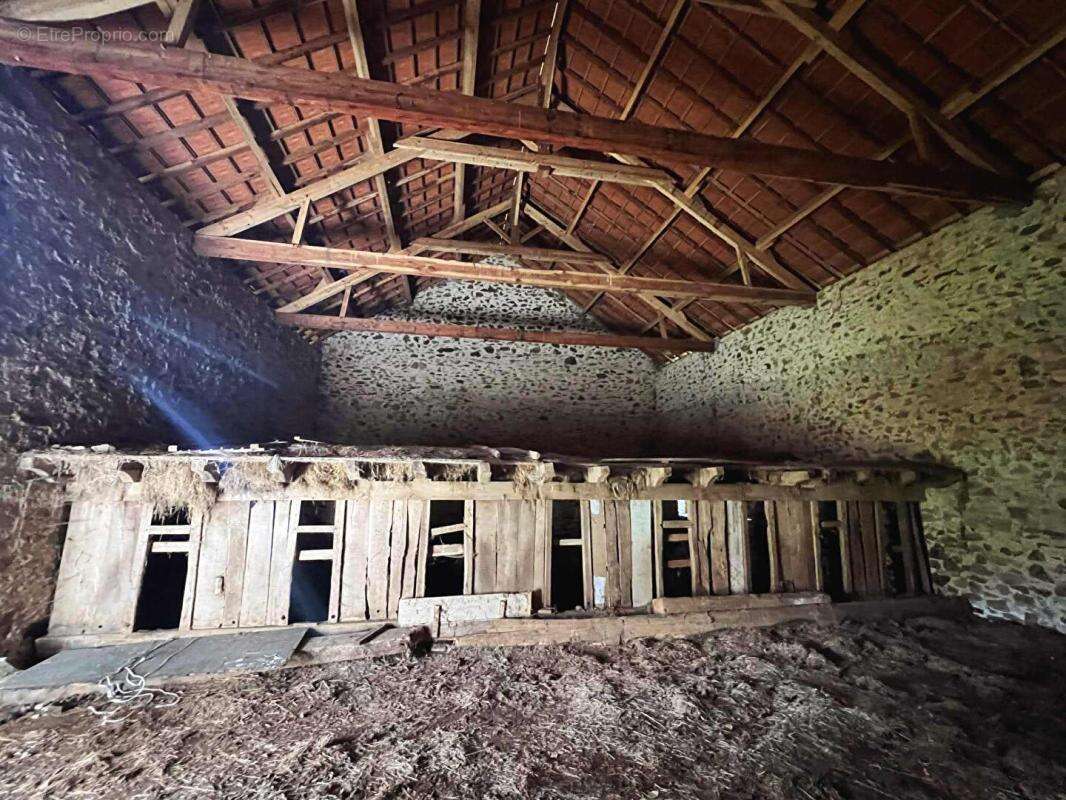 Maison à SAINT-PRIEST-LES-FOUGERES