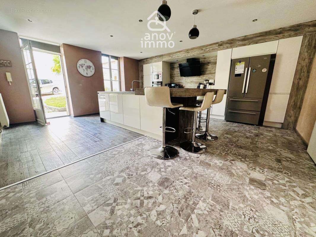 Maison charentaise de caractère   6 chambres   DPE B   Grand - photo 4