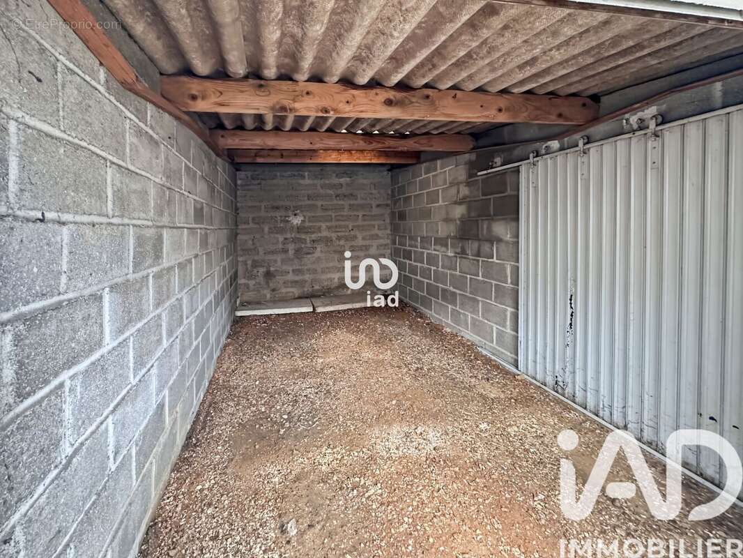 Photo 4 - Parking à SENS