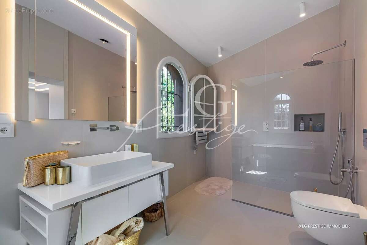 Maison à THEOULE-SUR-MER