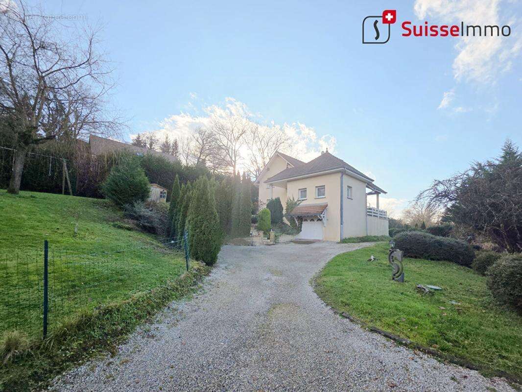 Maison à MONTBOUTON