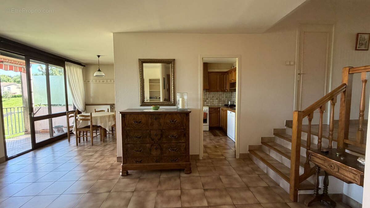 Appartement à ROCHE-LA-MOLIERE