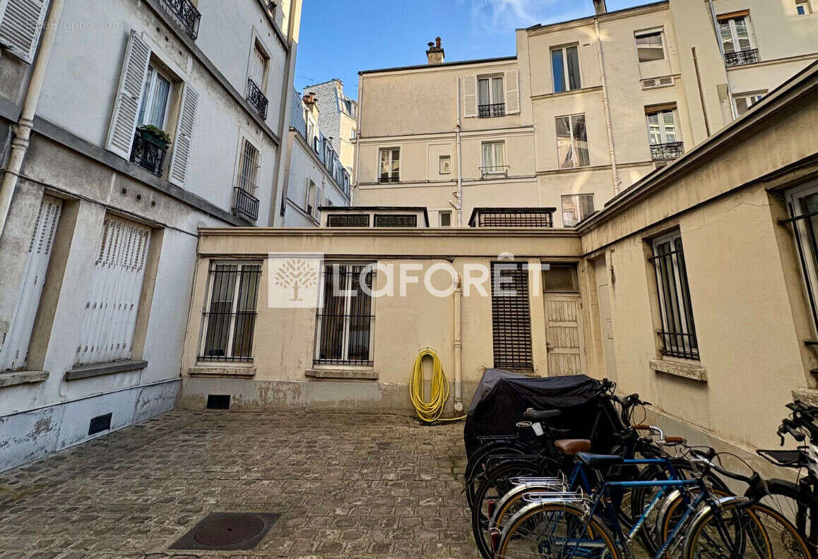 Appartement à PARIS-14E