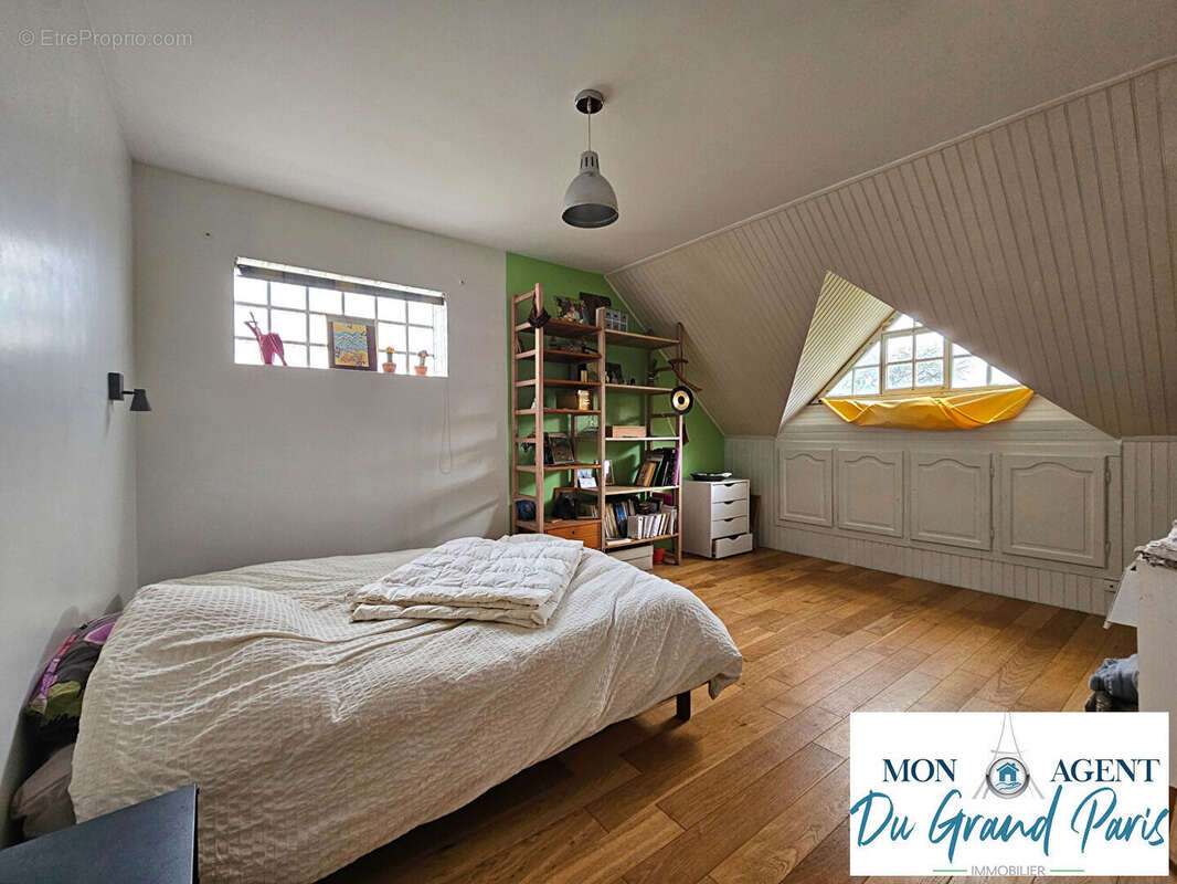 Maison à VERRIERES-LE-BUISSON