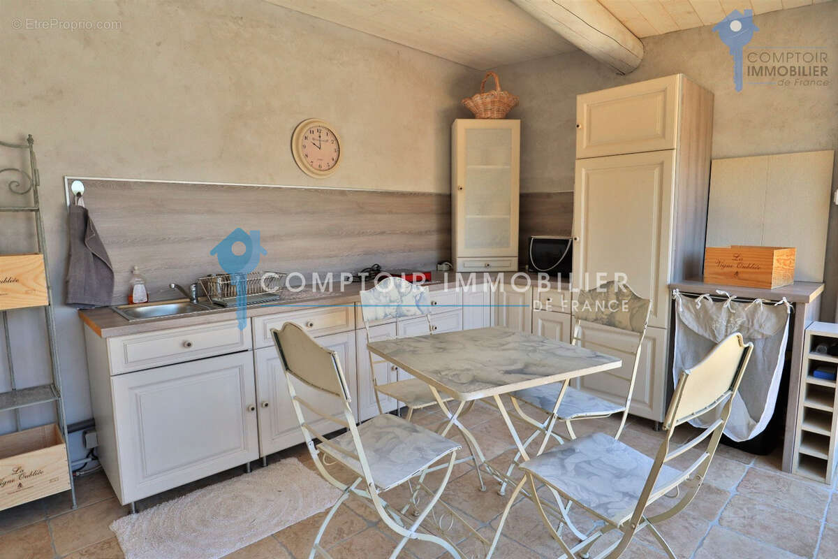 Maison à SAINT-SATURNIN-LES-APT