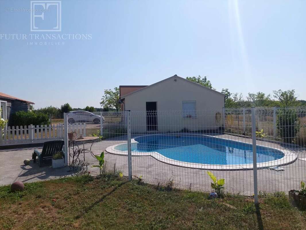 Maison avec 2 logements et piscine - photo 11