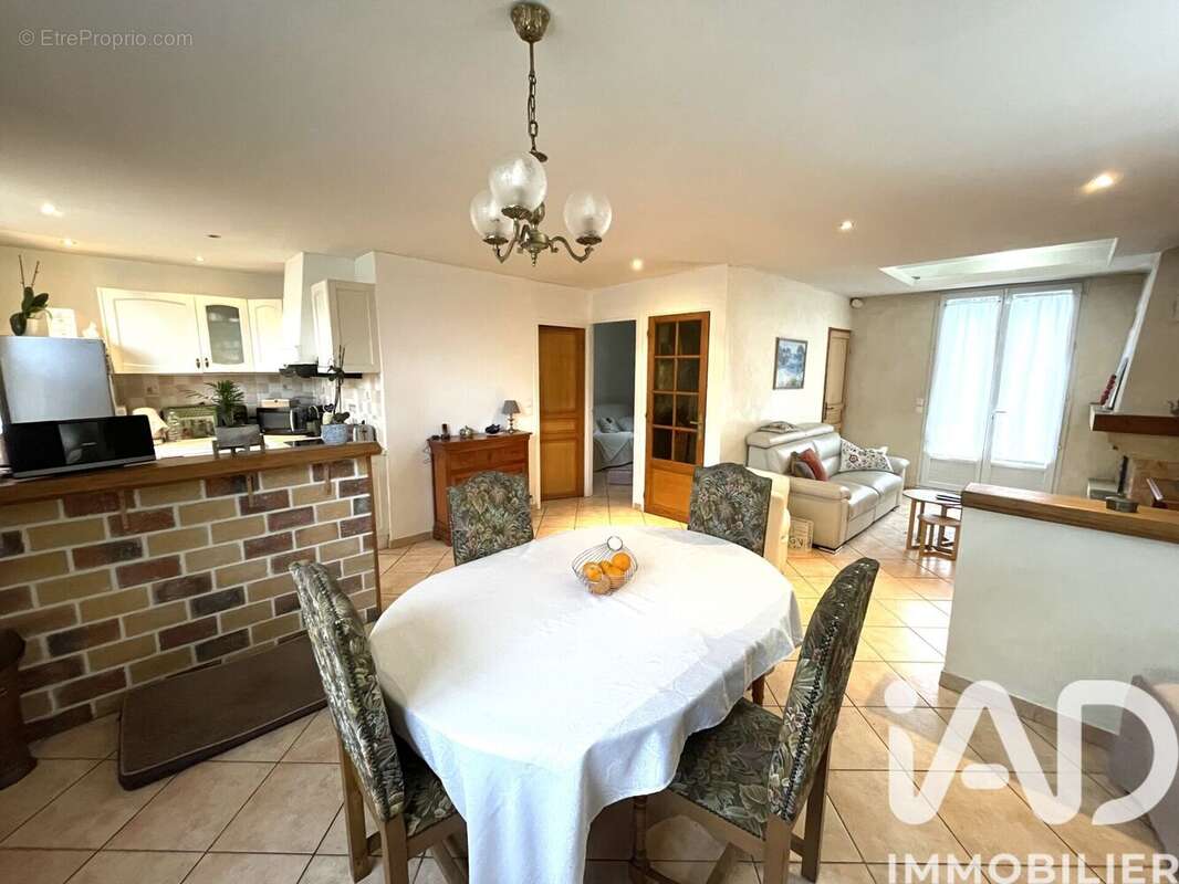 Photo 2 - Maison à LIVRY-GARGAN