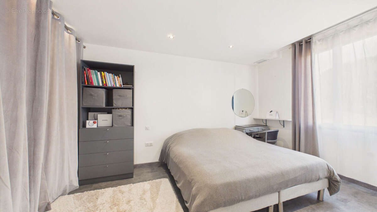 Maison entièrement rénovée de 140 m² au calme sans vis à vis - photo 9