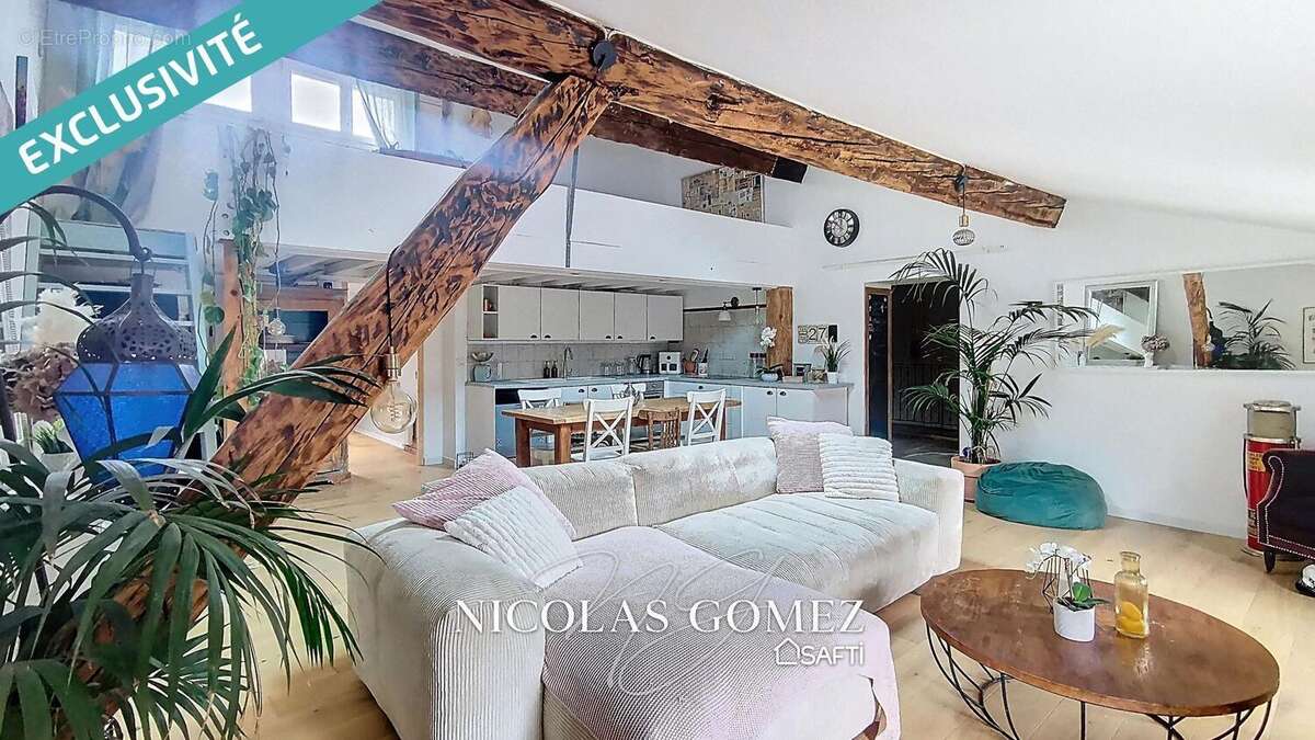 Photo 2 - Appartement à COLLONGES-AU-MONT-D'OR