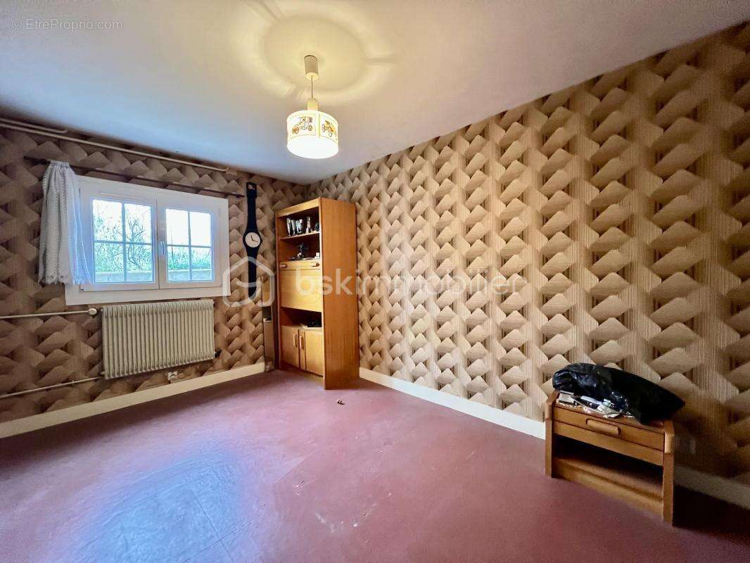 Maison à CHEMILLY-SUR-YONNE