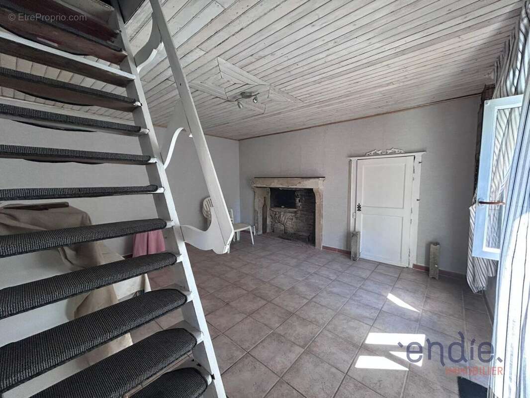 À vendre - maison type longère à rénover sur la commune de fauverney - photo 4