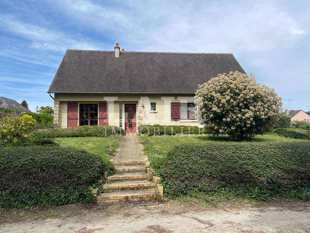 Maison à vendre dans le bourg de Saint-Vincent-des-Près, réf B15527 - photo 1
