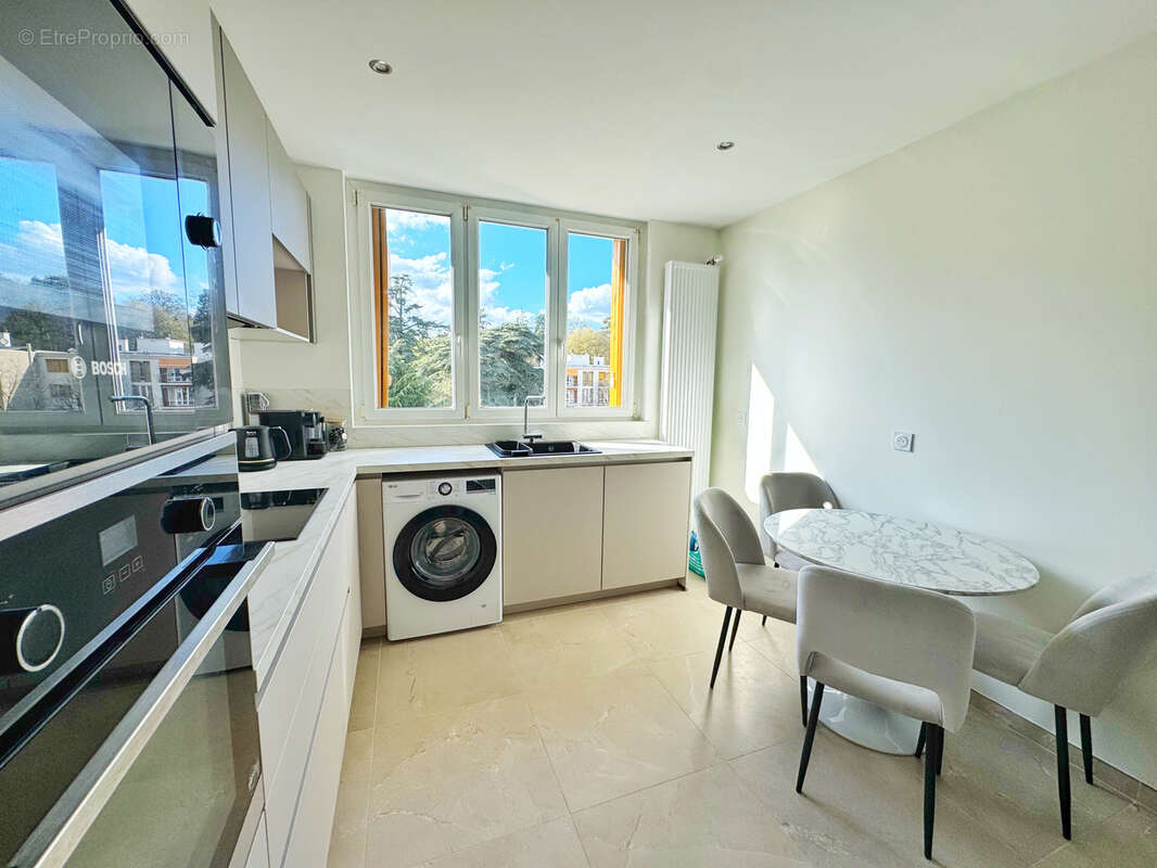 Appartement à LA MULATIERE