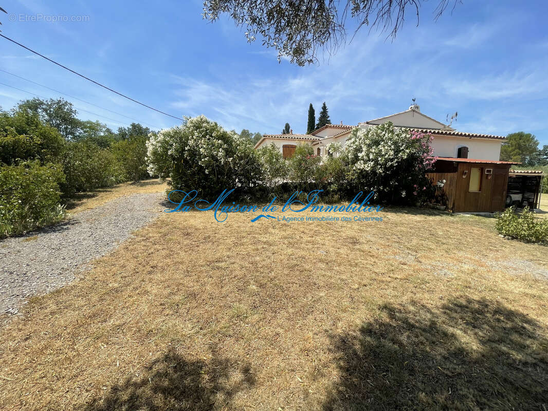 Proche sud d'Anduze, maison de plain-pied de type F5 sur 1700 m2 de terrain constructible - photo 2