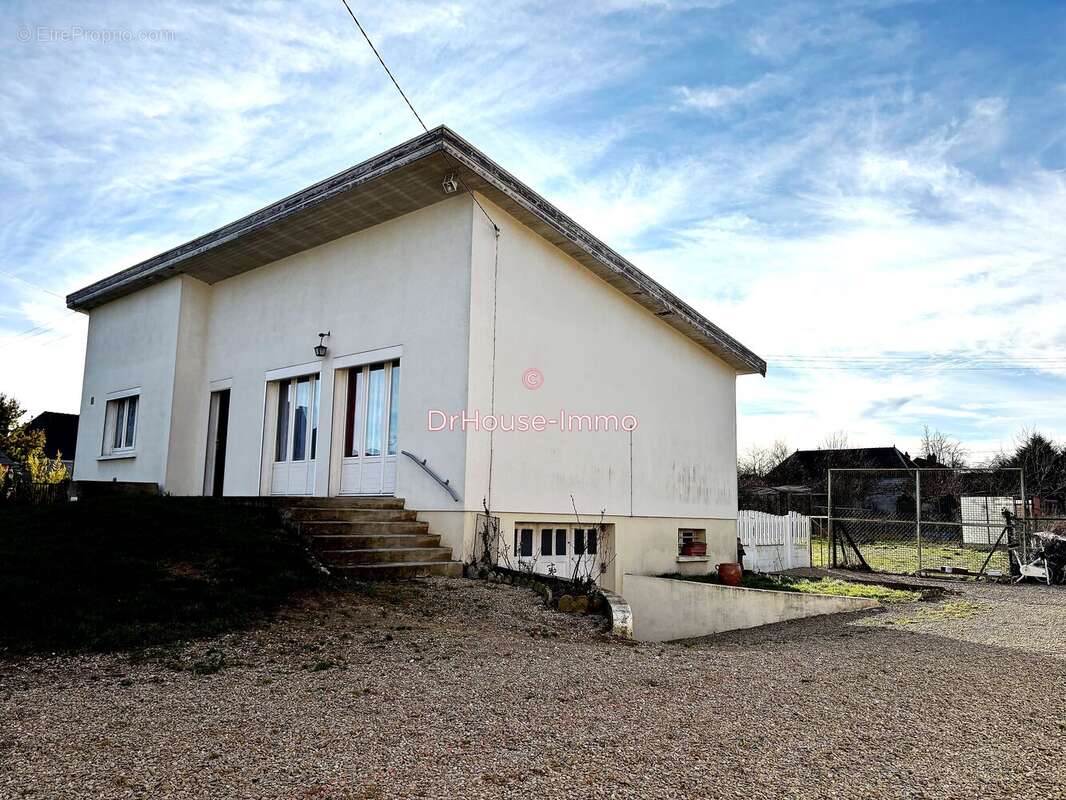 Maison à SAINT-MESMIN
