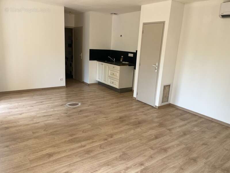 Maison saine, lumineuse et évolutive de 5 pièces au calme sur jardin clos avec fort potentiel d'agrandissement à PESSAC proche H - photo 5