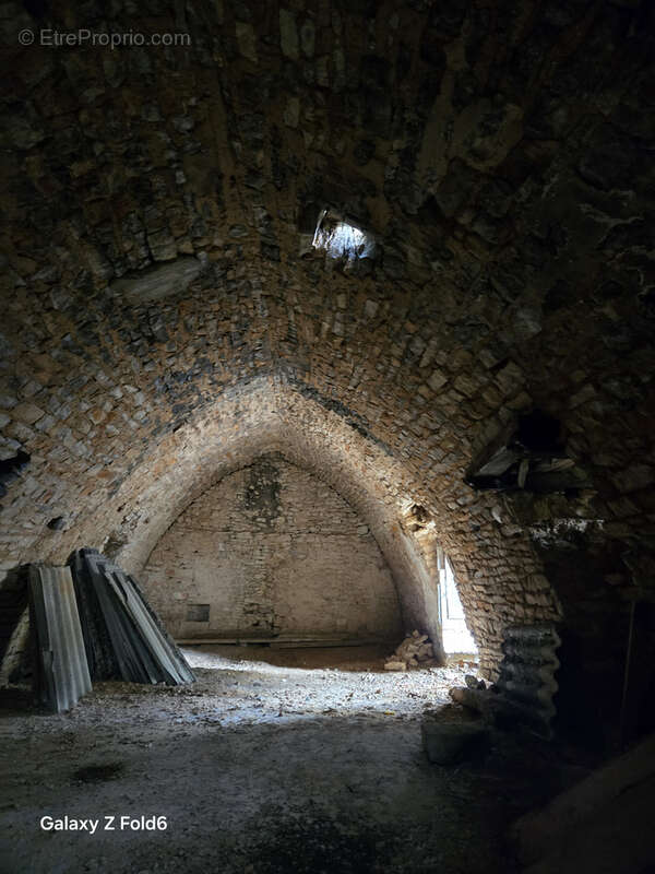 A vendre La Cavalerie - Belle grange à réhabiliter - photo 10