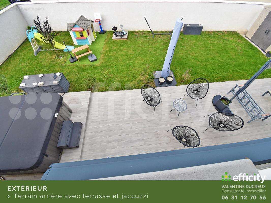 Maison à CHAZELLES-SUR-LYON