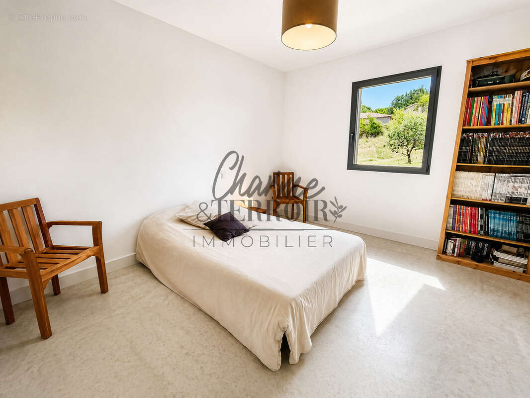 Superbe Villa contemporaine de plain-pied avec piscine et vue dégagée - photo 15