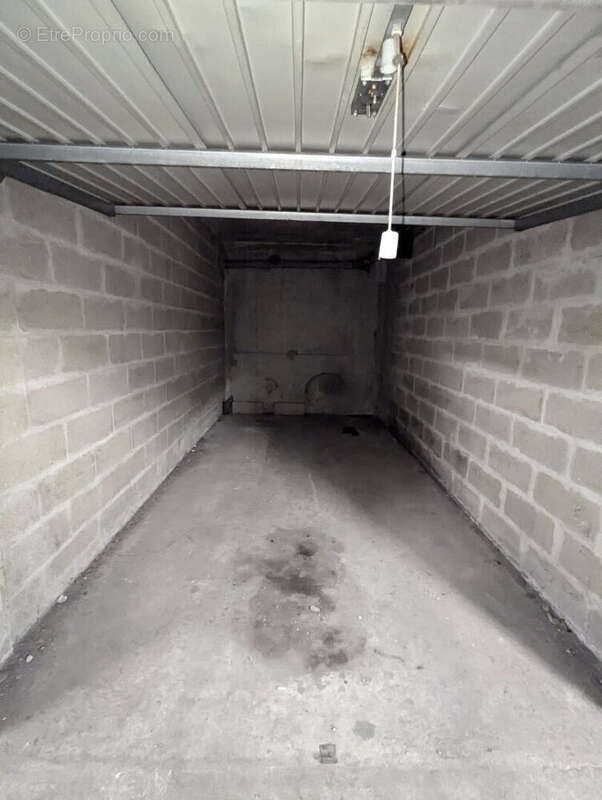 Parking à LES LILAS