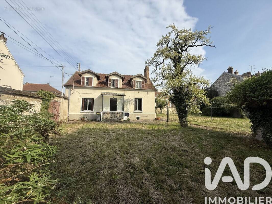 Photo 1 - Maison à MONTEREAU-FAULT-YONNE