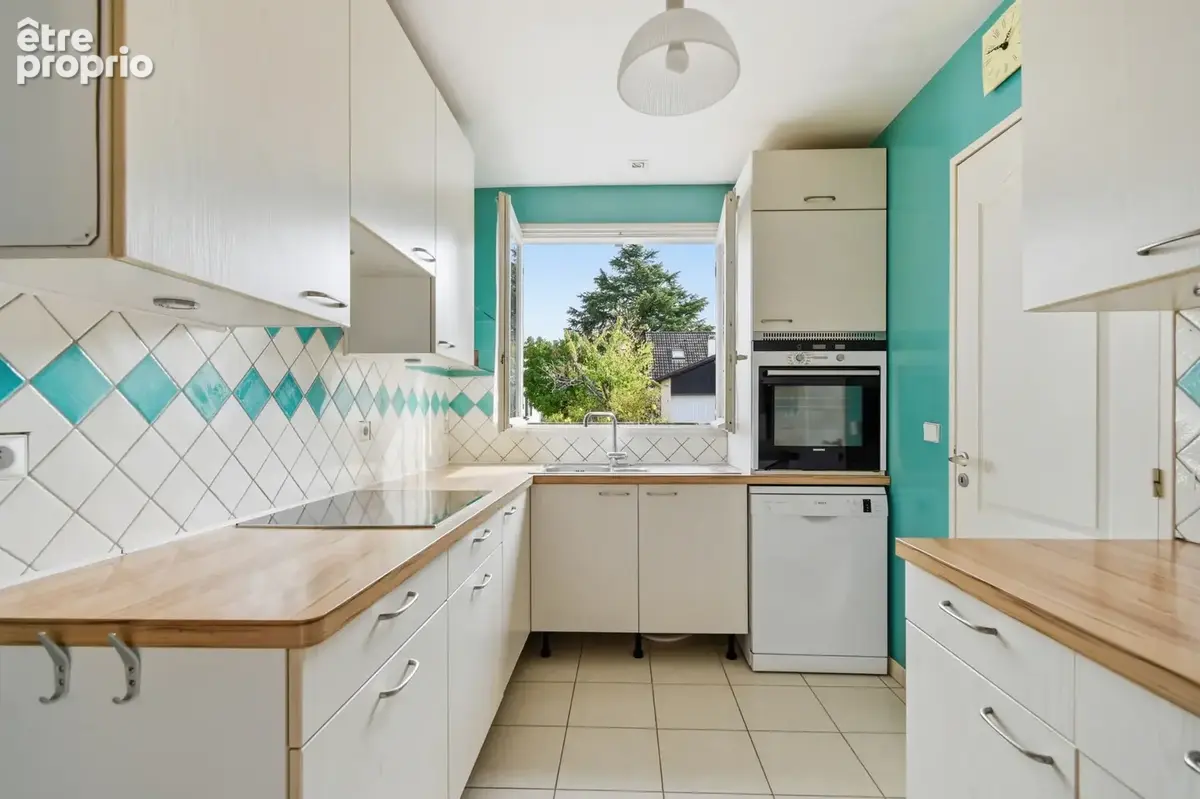 Maison familiale - 215 m2 au sol -5 ch -  jardin de plain pied - dpe d - photo 9