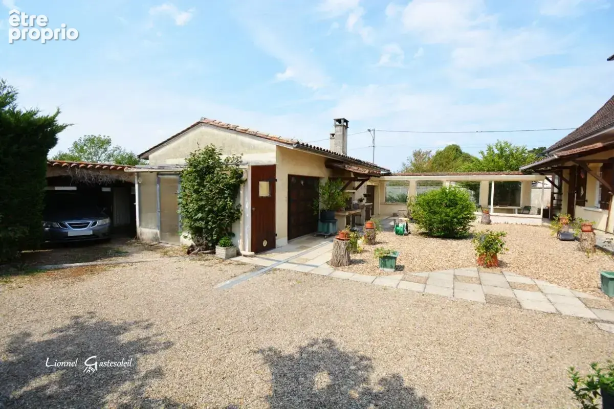 Périgourdine idéalement située 5 chambres sur un beau terrain Paysager à Pineuilh (33) - photo 7