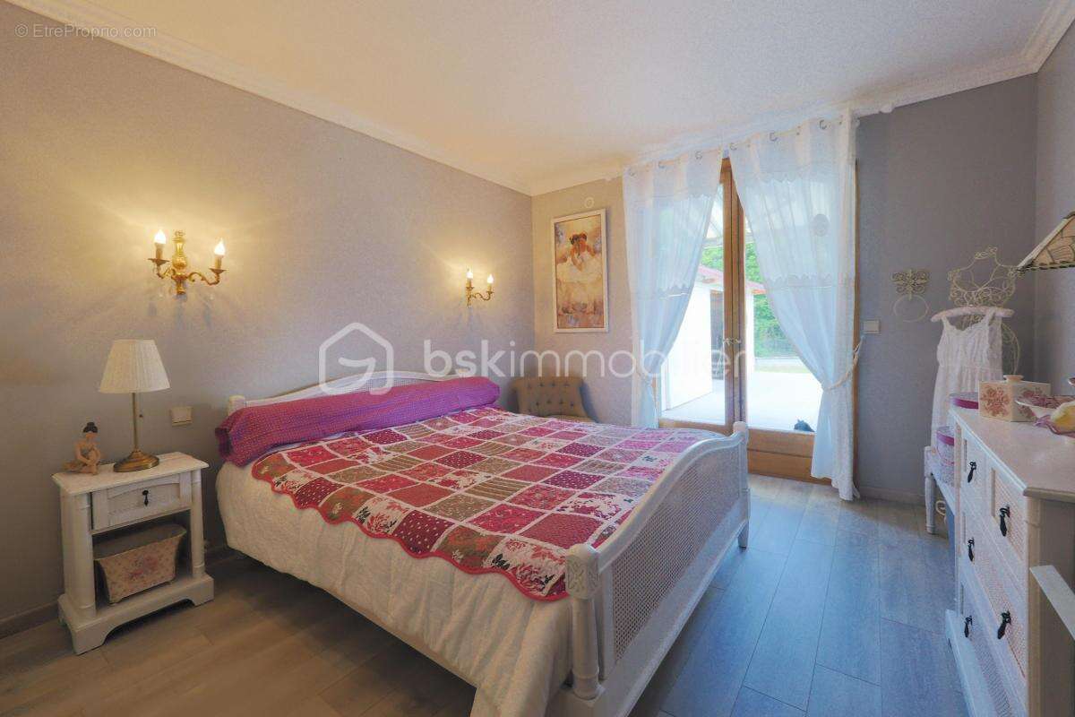 « Maison de plain-pied au calme, 1500 m² de terrain verdoyant – Proche Suisse et Annemasse - photo 24