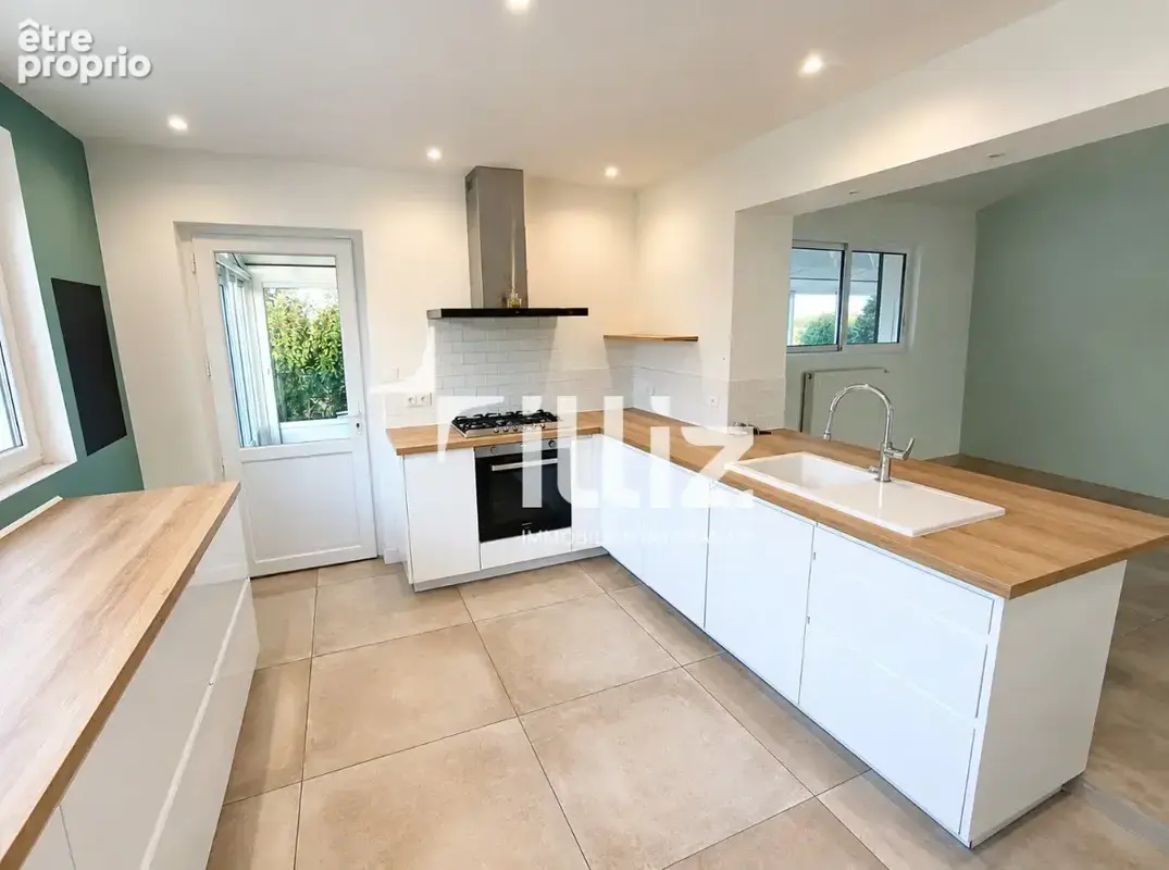 Secteur Rochefort / Breuil-Magné - Maison familiale 8 pièces de 178 m2 avec piscine - photo 7