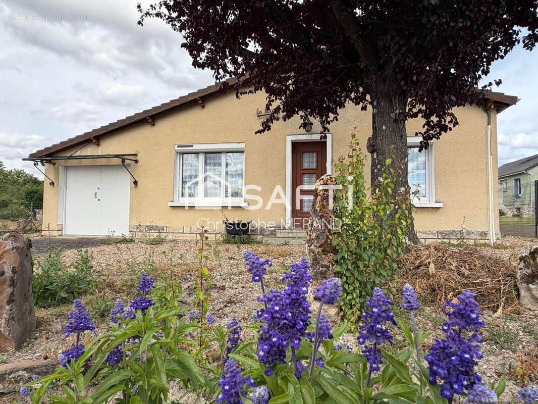Maison 55 m² à Les Ormes  - photo 2