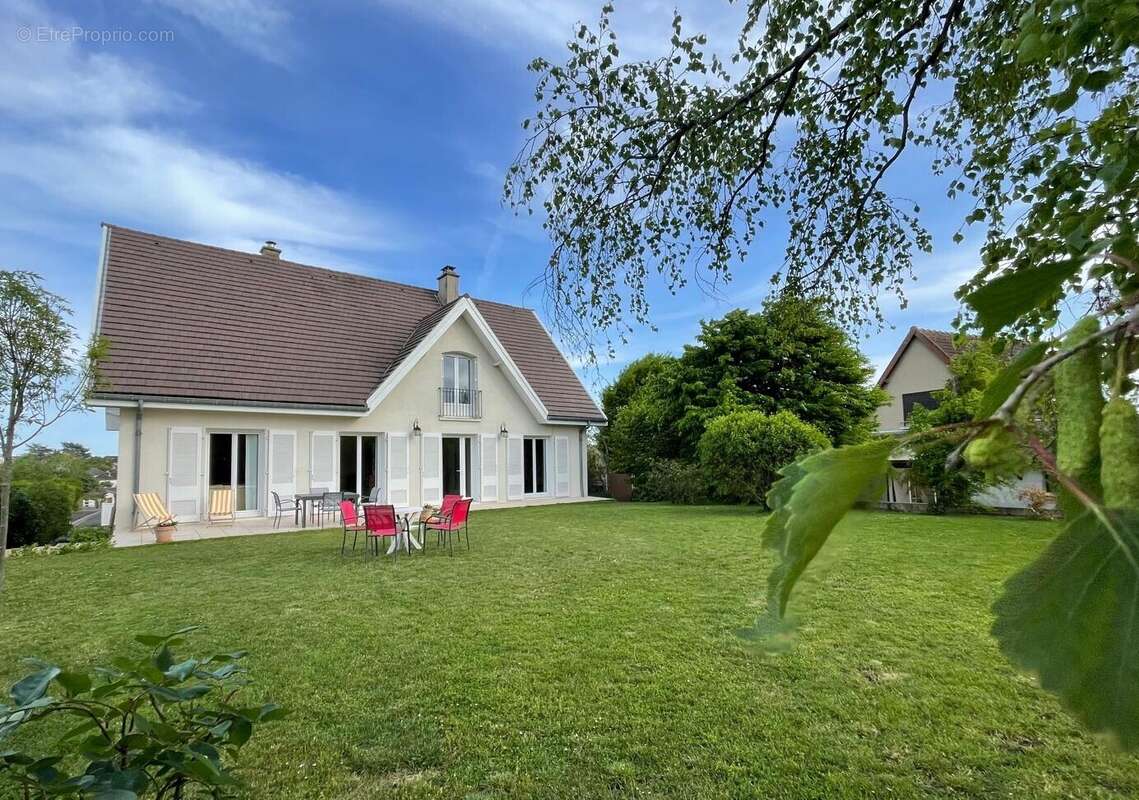 Maison à SAINT-DOULCHARD