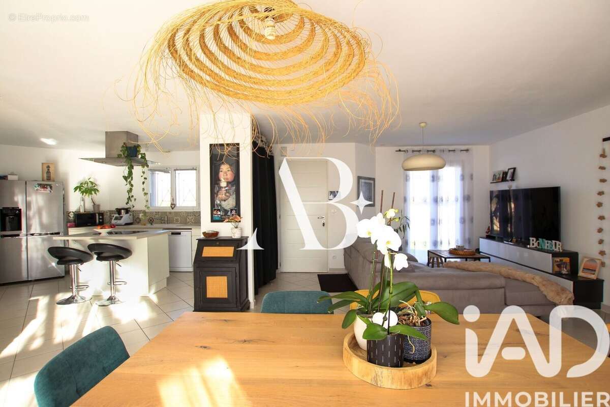 Photo 6 - Maison à ROAILLAN